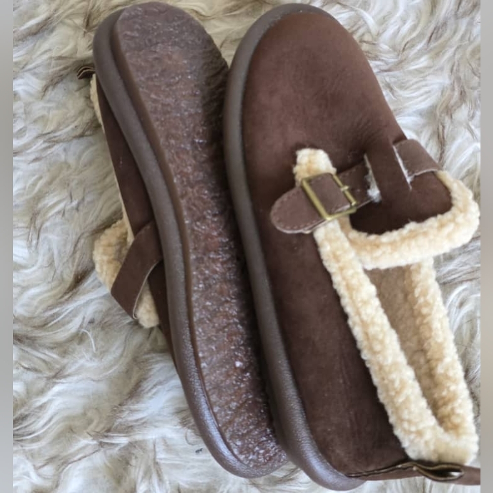 Mary Jane Style Fur Lined Winter Shoes.  . Birkenstock Look alike.. Size 8.5 🌴 - Picture 8 of 11